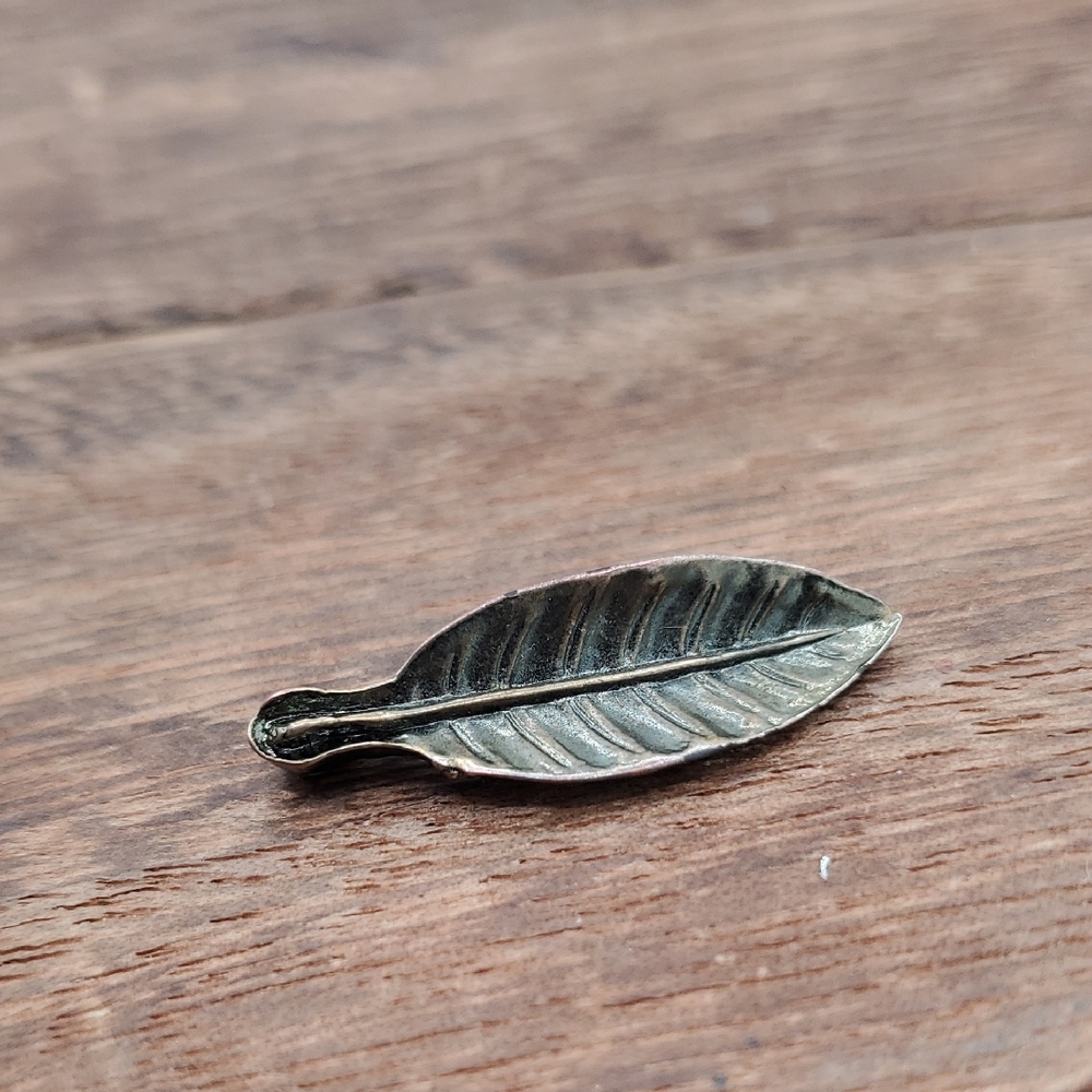 Leaf Pendant Charm P407